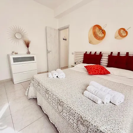 San Lorenzo Holiday